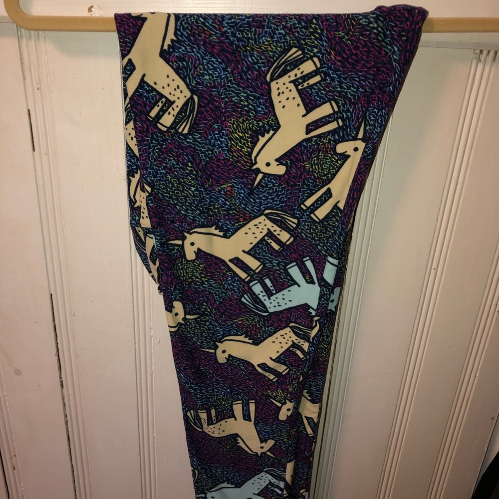 Lularoe TC unicorn leggings.